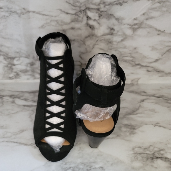 Why not small heels - Picture 2 of 3